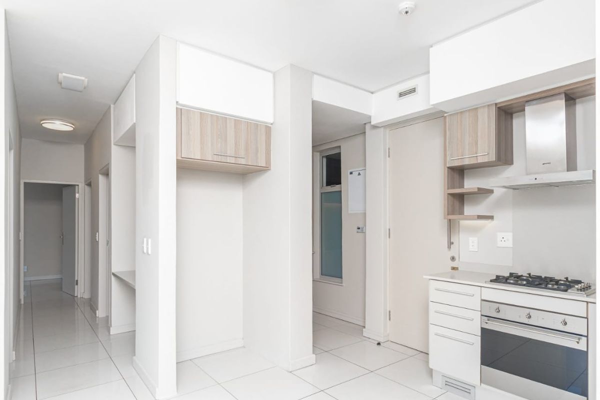 Modern 2 Bedroom Apartment to rent in Rosebank, Sandton - Photo 4