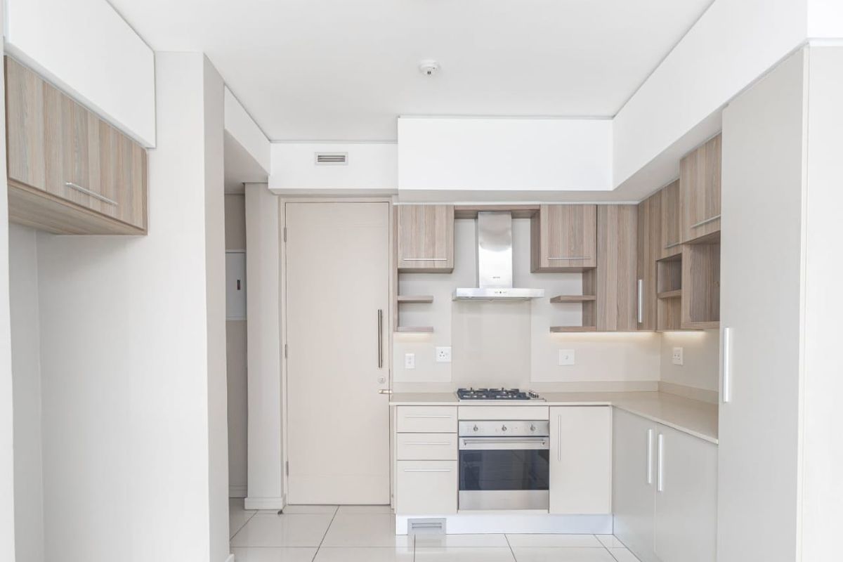 Modern 2 Bedroom Apartment to rent in Rosebank, Sandton - Photo 3