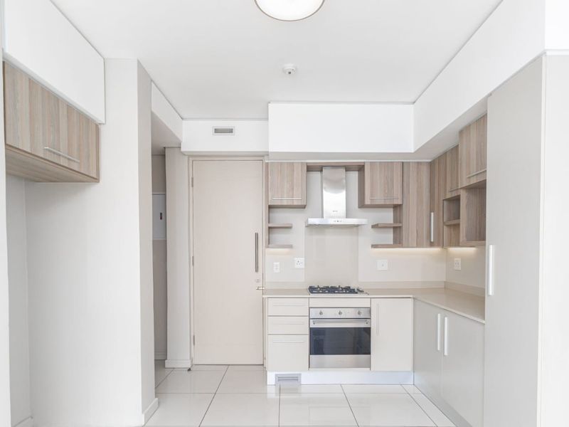 Modern 2 Bedroom Apartment to rent in Rosebank, Sandton - Photo 3