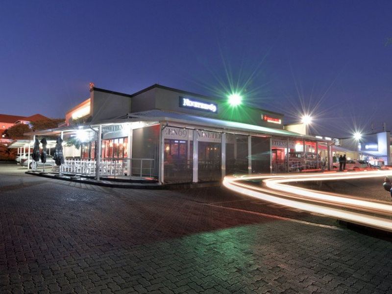 Boskruin Village – Shopfront & Patio - Photo 4