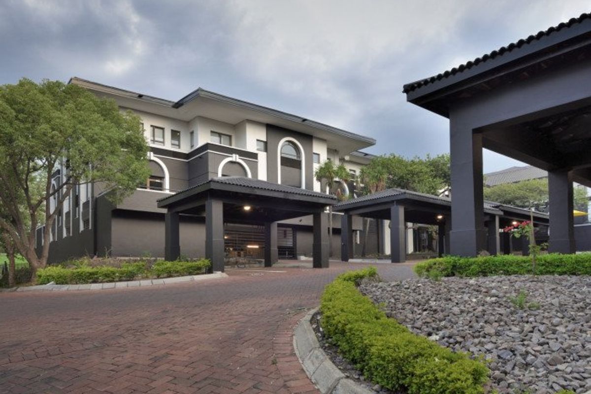 Prime Office to Let Hyde Park  - Photo 4