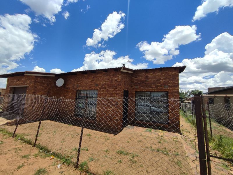 HOUSE FOR SALE IN GELUKSDAL  - Photo 4