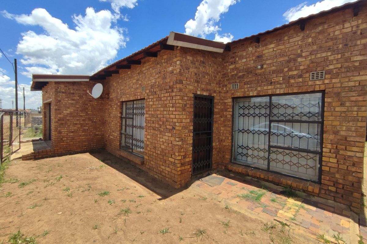 HOUSE FOR SALE IN GELUKSDAL  - Photo 3