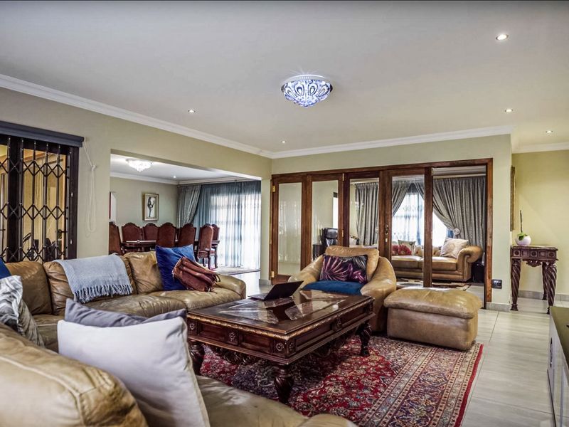 4 Bedroom 5 Bathroom house available in Rayton Estate  - Photo 5