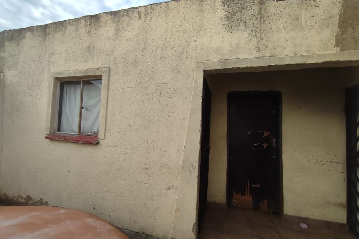 HOUSE FOR SALE IN CLOVERDENE  - Photo 4