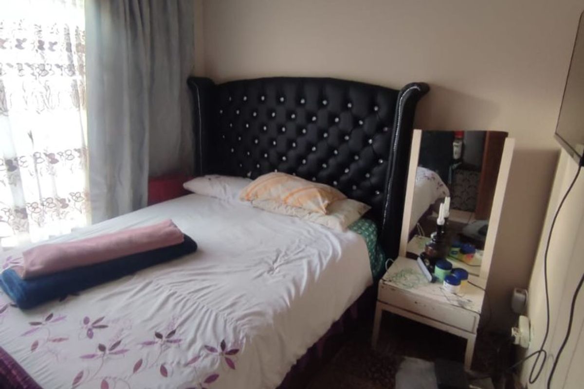 HOUSE FOR SALE IN CLOVERDENE  - Photo 5