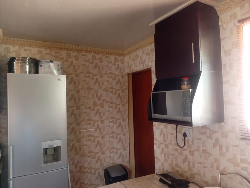 HOUSE FOR SALE IN BRAKPAN  - Photo 6