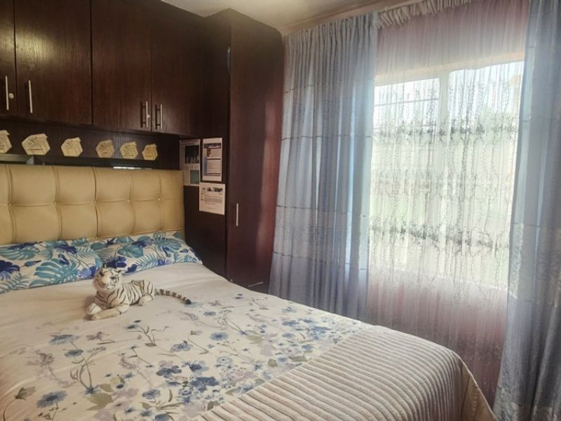 Cozy Garden Townhouse – Perfect Lock-Up-and-Go Living!  - Photo 6