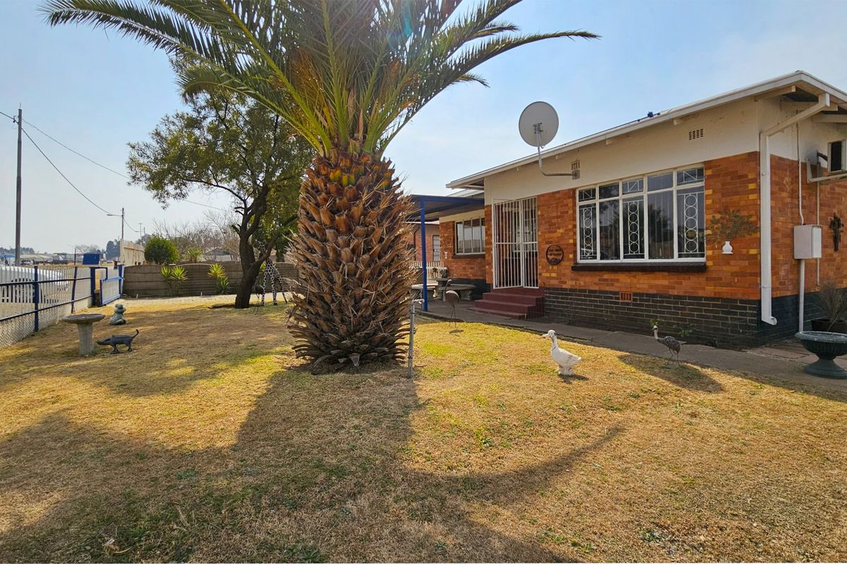Uplifting family home in Duncanville. - Photo 4