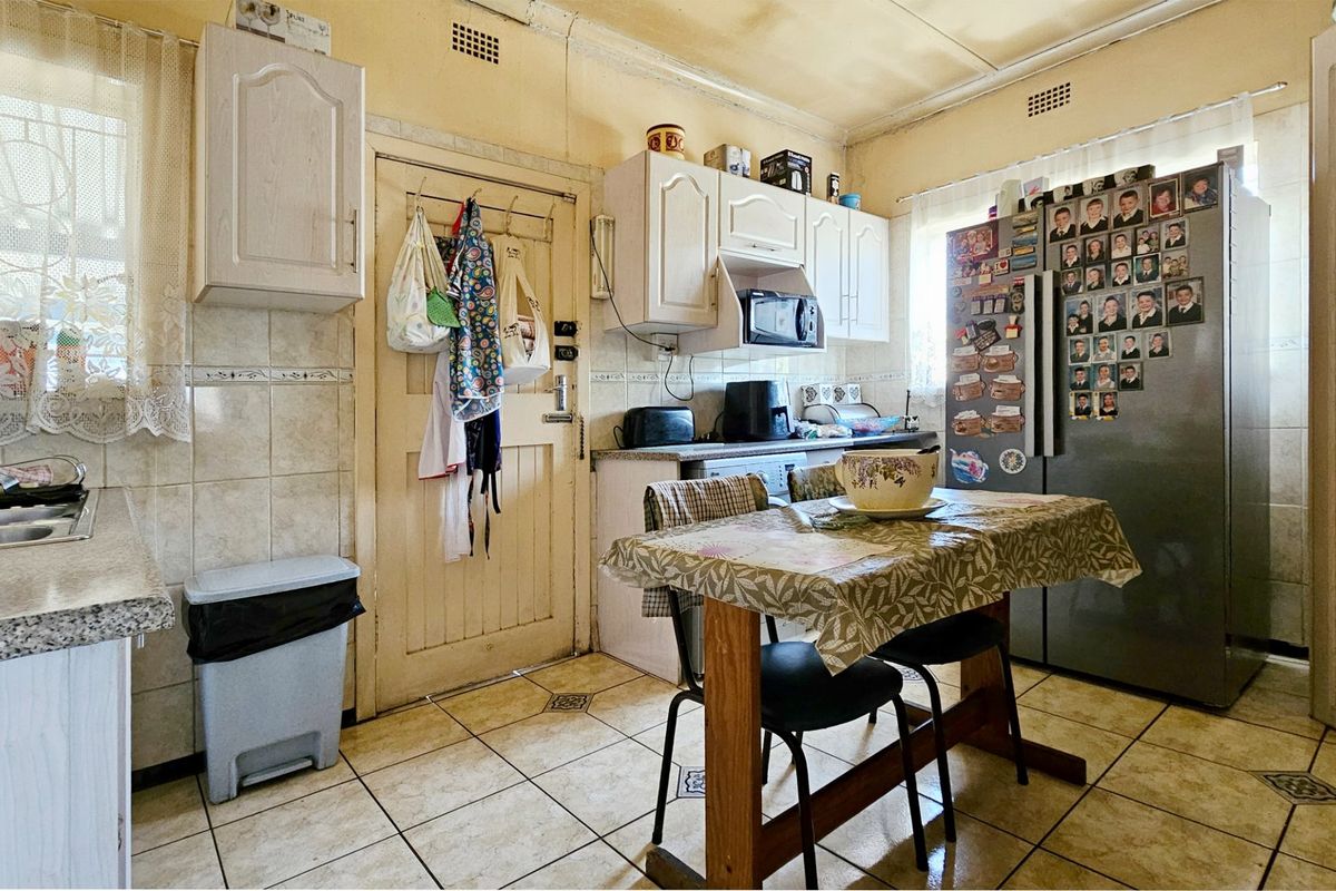 Uplifting family home in Duncanville. - Photo 3