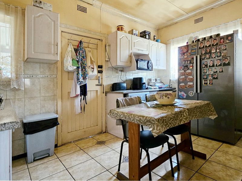 Uplifting family home in Duncanville. - Photo 3