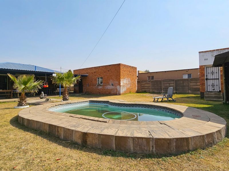 Uplifting family home in Duncanville. - Photo 10