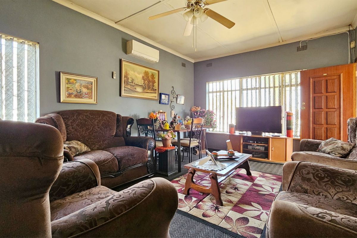 Uplifting family home in Duncanville. - Photo 2