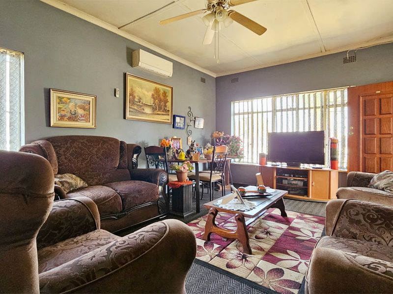 Uplifting family home in Duncanville. - Photo 2