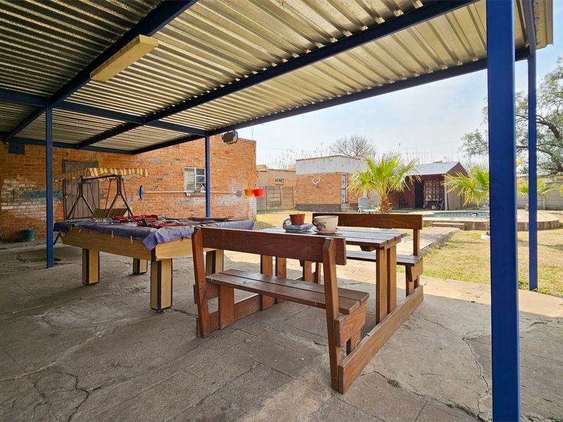 Uplifting family home in Duncanville. - Photo 8