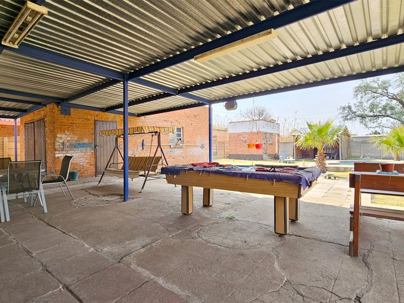 Uplifting family home in Duncanville. - Photo 7