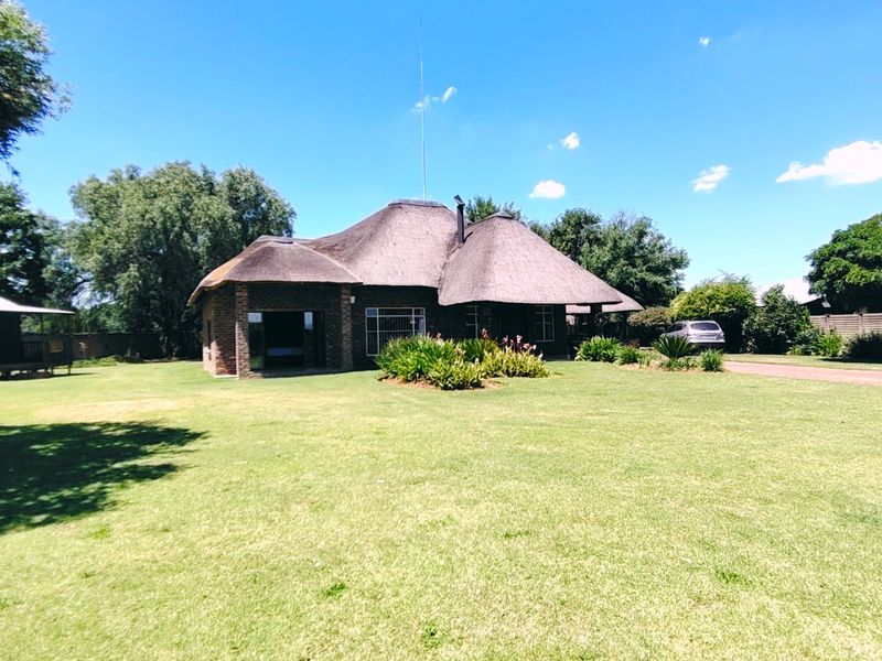 Sustainable 2.2ha Smallholding with a good income - Photo 5