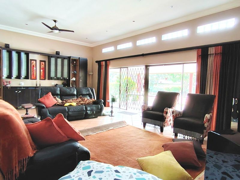 Spacious Family Living with Exceptional Modern Conveniences - Photo 9