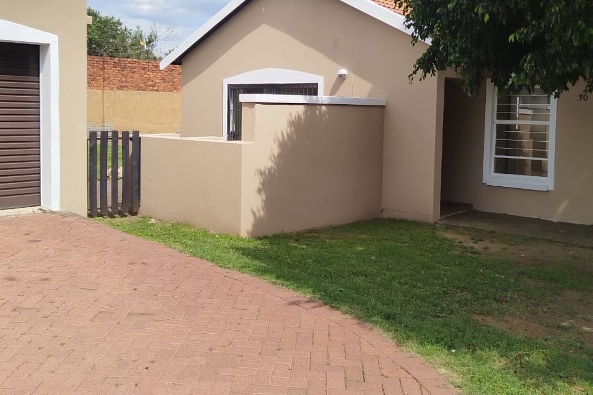 Beautiful Home with Garden in Secure Estate - Photo 3