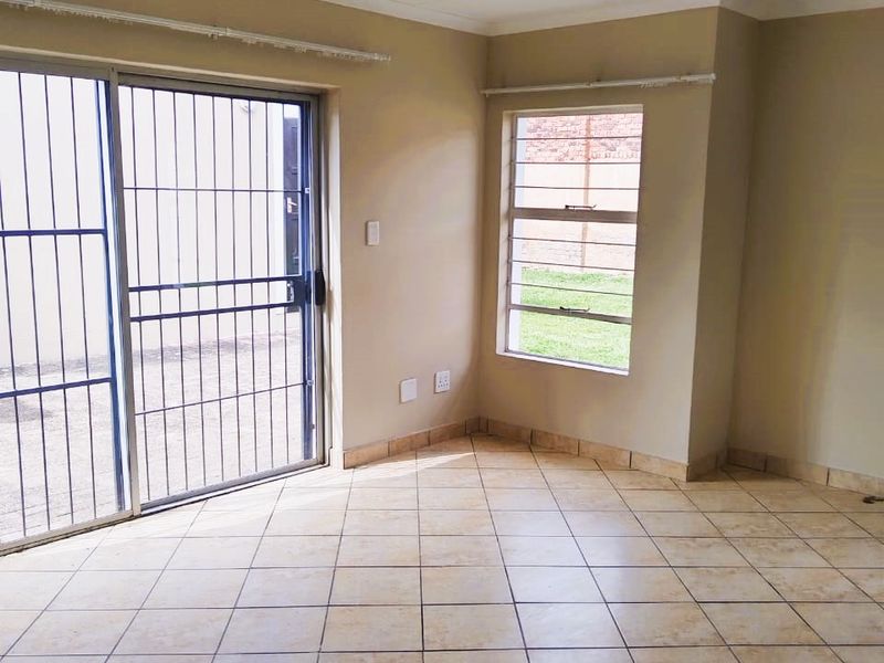 Beautiful Home with Garden in Secure Estate - Photo 5