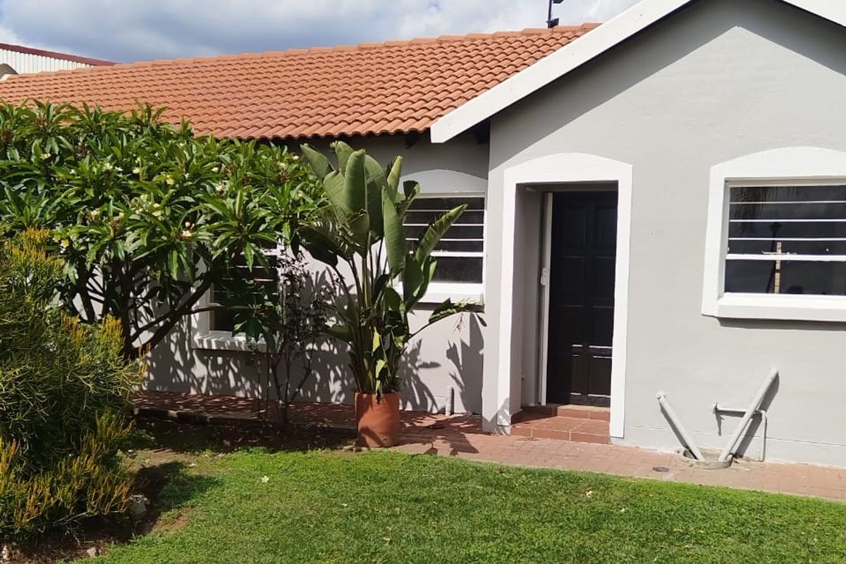 Cozy 3 Bedroom property in a Secure Estate - Photo 4