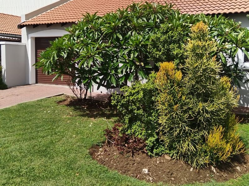 Cozy 3 Bedroom property in a Secure Estate - Photo 3