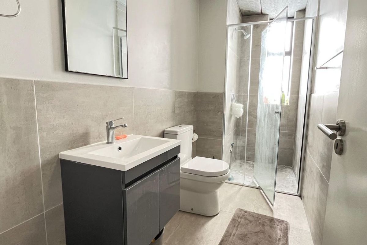 Modern - 2 Bedroom Apartment For Sale in Pinelands - Photo 5