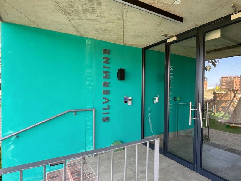 Modern - 2 Bedroom Apartment For Sale in Pinelands - Photo 8