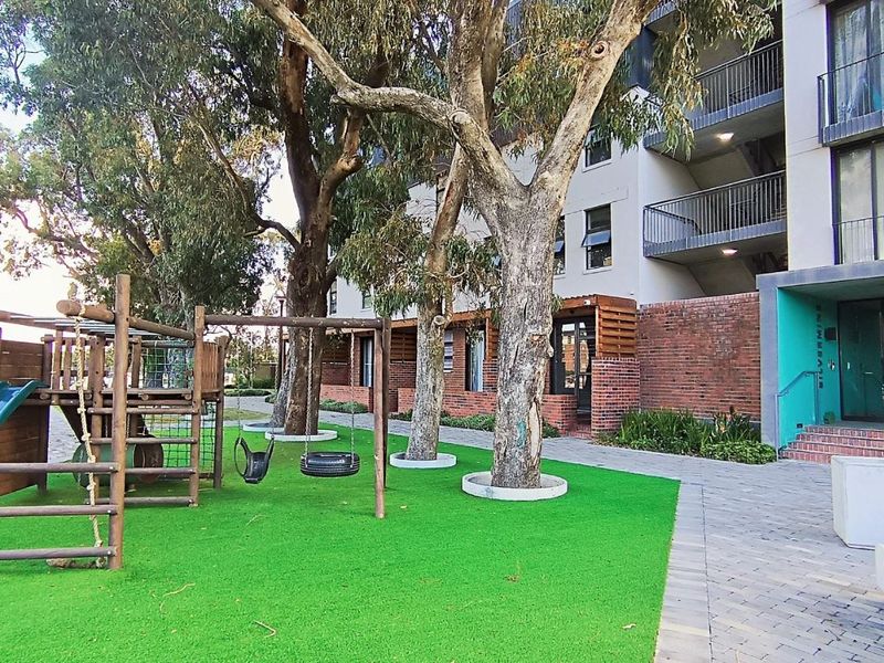 Modern - 2 Bedroom Apartment For Sale in Pinelands - Photo 9