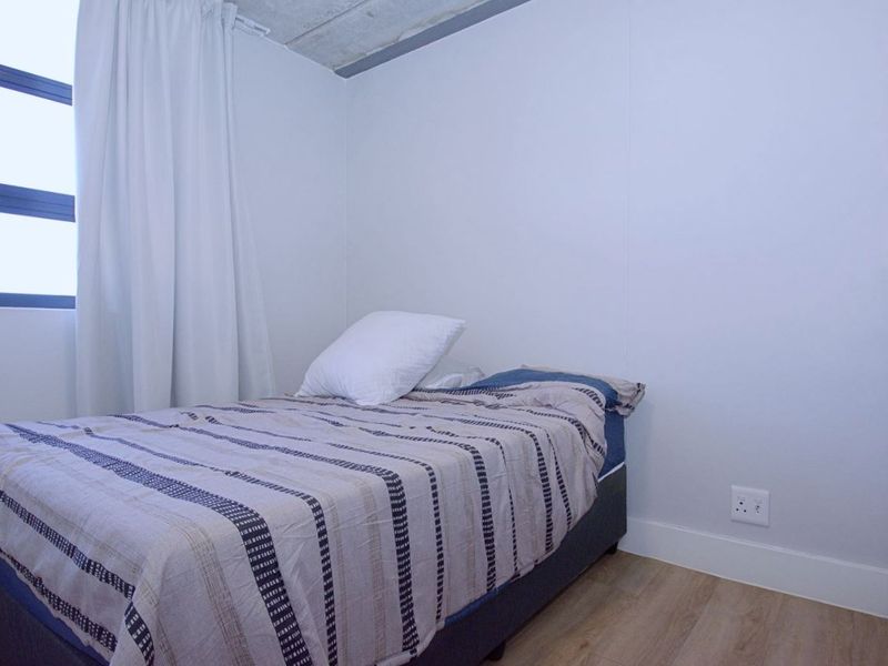 Modern - 2 Bedroom Apartment For Sale in Pinelands - Photo 4