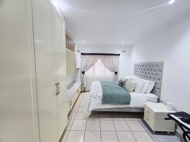 Relaxed Coastal Living with Beautiful Sea Views - Photo 9