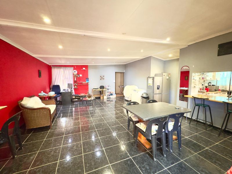 Charming 3 bedroom family home  - Photo 10