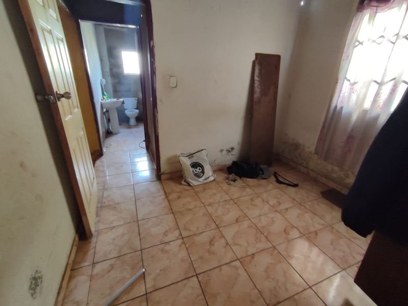 HOUSE FOR SALE IN TSAKANE  - Photo 3