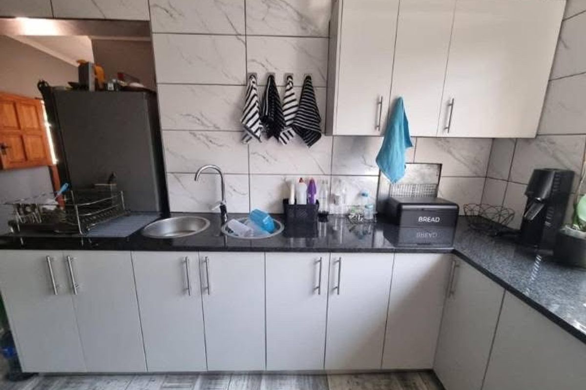 3bedroom house for Sale in Pretoria Garden  - Photo 4