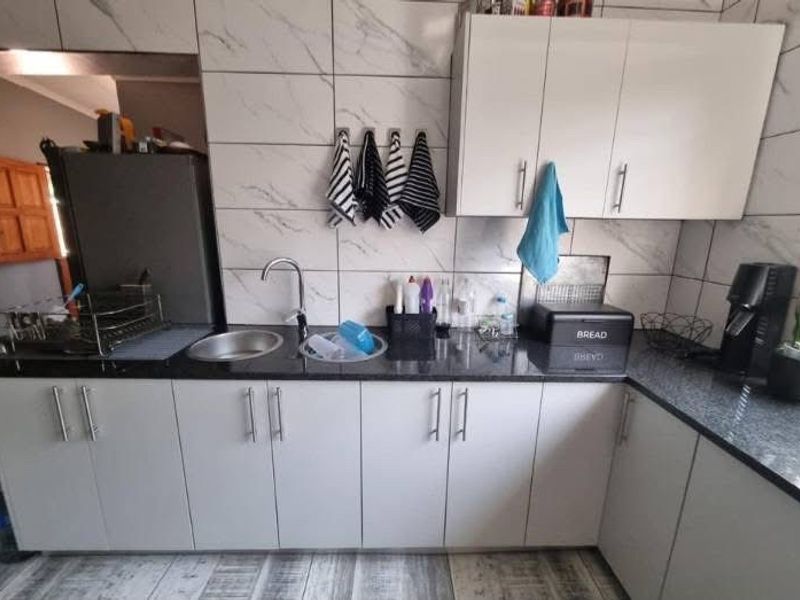 3bedroom house for Sale in Pretoria Garden  - Photo 4