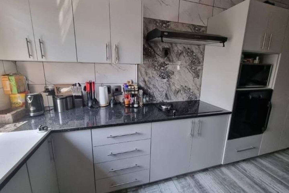 3bedroom house for Sale in Pretoria Garden  - Photo 3