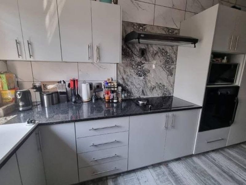 3bedroom house for Sale in Pretoria Garden  - Photo 3