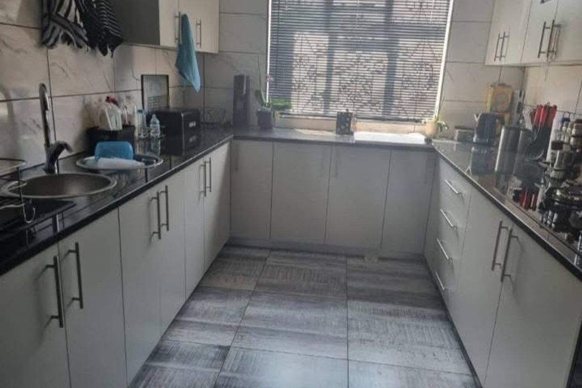 3bedroom house for Sale in Pretoria Garden  - Photo 5