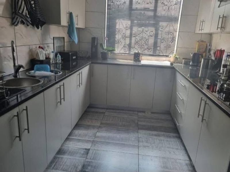 3bedroom house for Sale in Pretoria Garden  - Photo 5