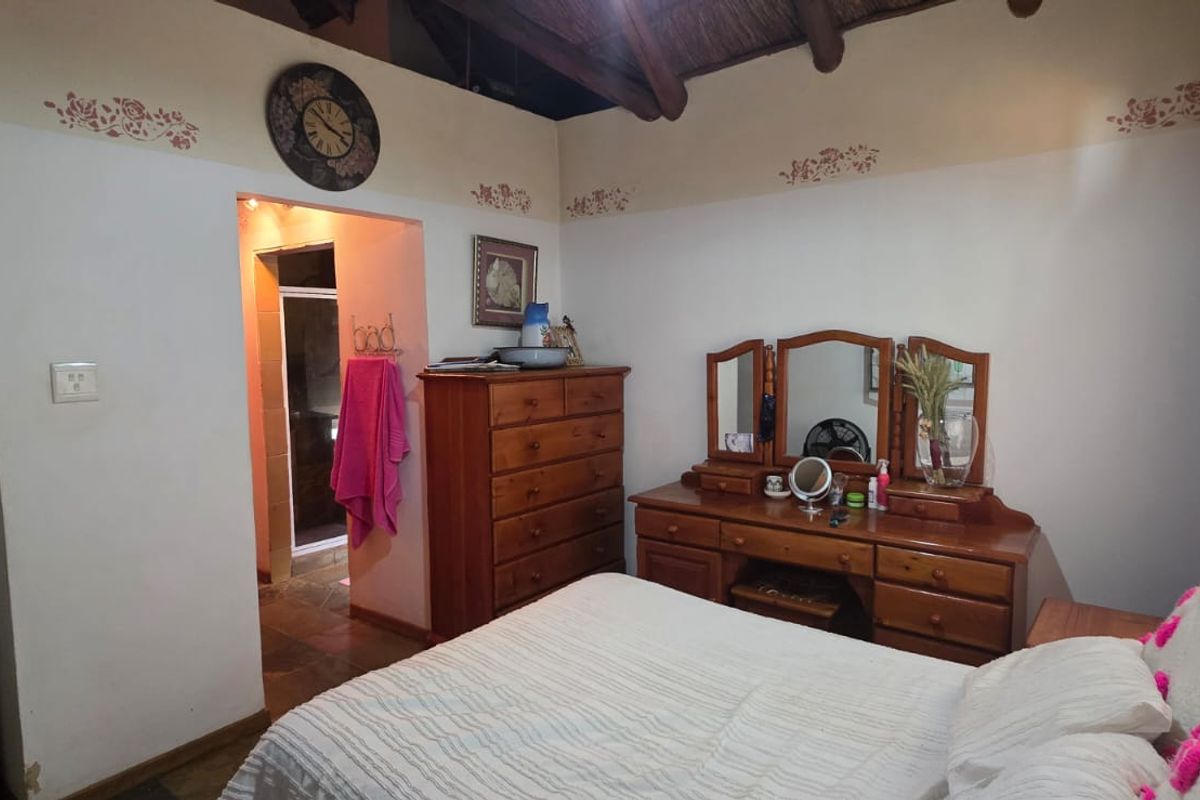 3 Bedroom House for Sale in Bhubezi Village - Photo 2