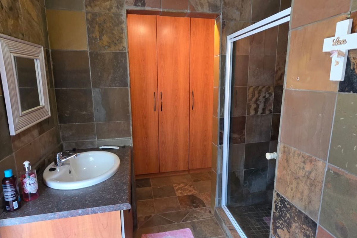 3 Bedroom House for Sale in Bhubezi Village - Photo 5