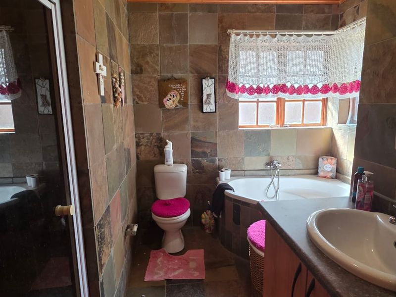 3 Bedroom House for Sale in Bhubezi Village - Photo 7