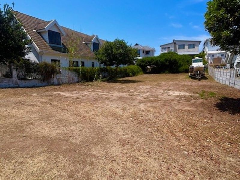 INVEST IN PARADISE:LEVEL VACANT STAND IN PRIME LOCATION. - Photo 2