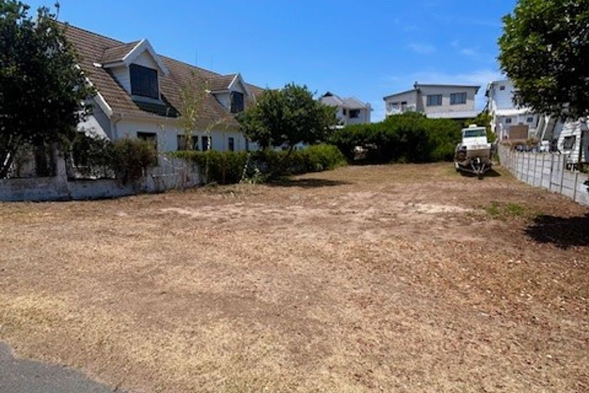 INVEST IN PARADISE:LEVEL VACANT STAND IN PRIME LOCATION. - Photo 3