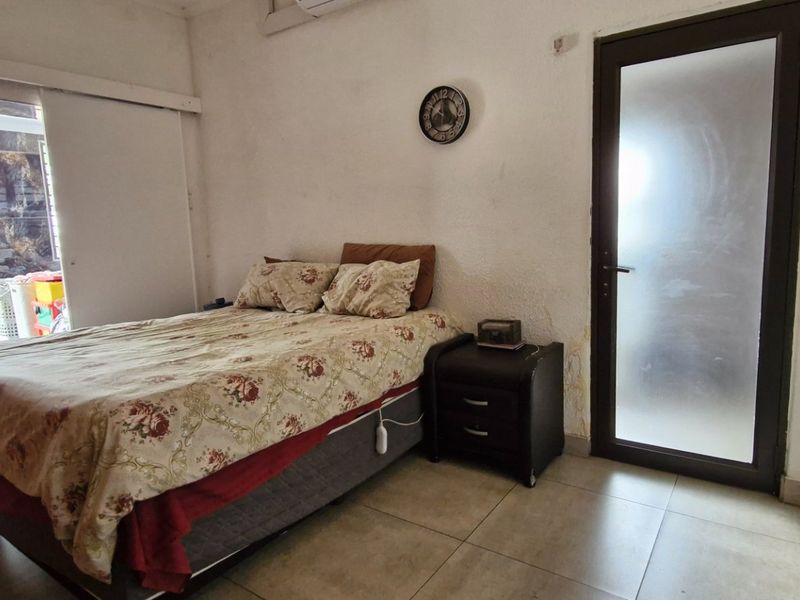 Luxury Family Haven with 2 Full Houses on One Property - Photo 9