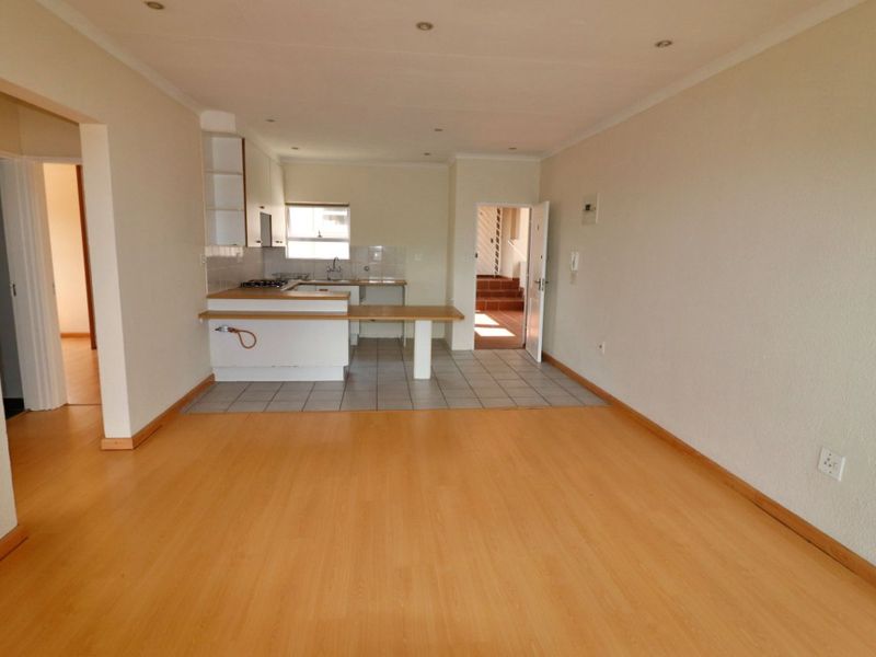 Charming & Secure 2-Bed Townhouse – Perfect for Easy Living - Photo 3