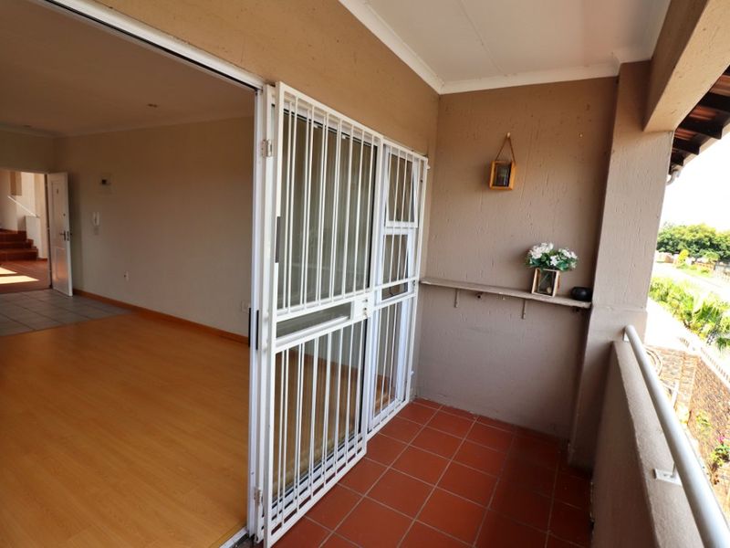 Charming & Secure 2-Bed Townhouse – Perfect for Easy Living - Photo 9