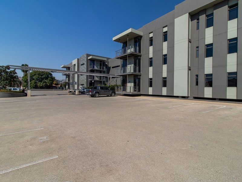 157 SQUARE METERS OF OFFICE SPACE TO RENT IN BEDFORDVIEW - Photo 4