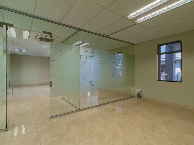 157 SQUARE METERS OF OFFICE SPACE TO RENT IN BEDFORDVIEW - Photo 2
