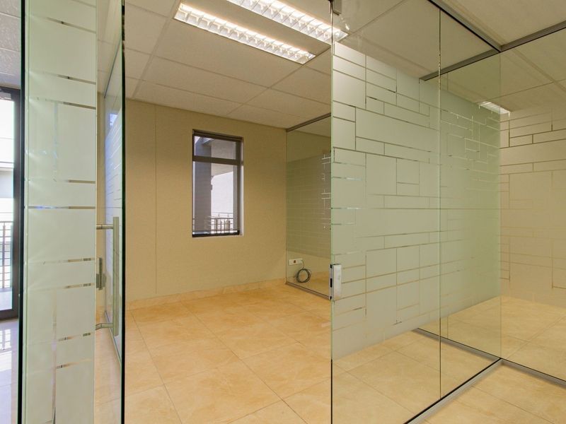 157 SQUARE METERS OF OFFICE SPACE TO RENT IN BEDFORDVIEW - Photo 6